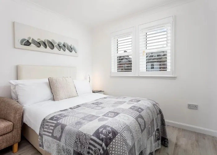 9A Millbrae - Donnini Apartments
